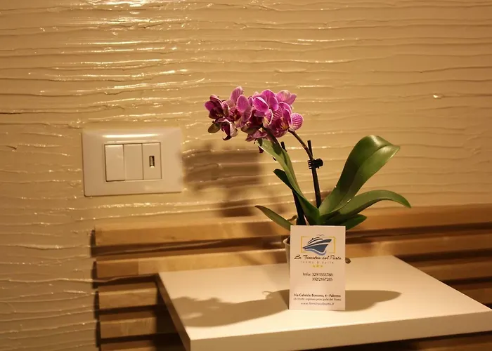 Bed & Breakfast La Finestra Sul Porto 4*