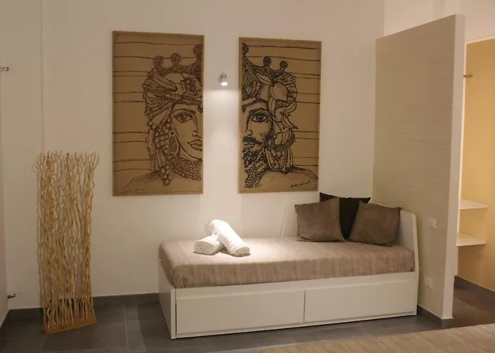 La Finestra Sul Porto Bed & Breakfast 4*